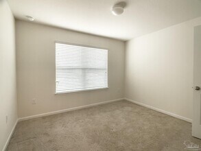 5760 Blackhorse Cir in Pensacola, FL - Building Photo - Building Photo