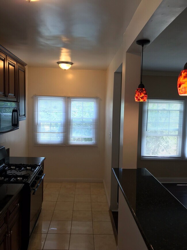 1162 N Kingsley Dr Apartments and Nearby Los Angeles Apartments For