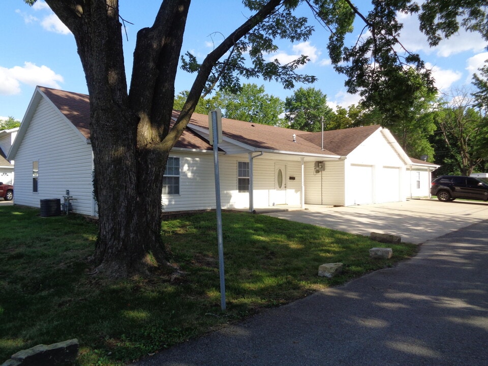 408 Lindy Ln in Columbia, MO - Building Photo