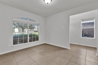 1906 Rock Ridge Dr in Houston, TX - Building Photo - Building Photo