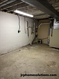 880 E Michigan Ave photo'