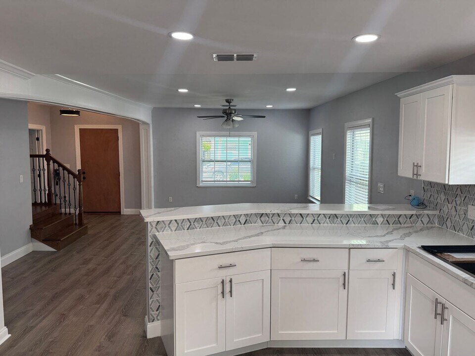 2539 W Main St in Tampa, FL - Building Photo