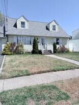 3 Po Ln in Hicksville, NY - Building Photo