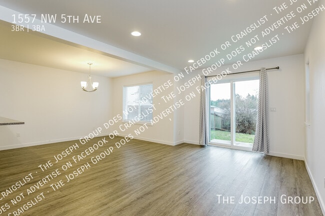 1557 NW 5th Ave in Oak Harbor, WA - Building Photo - Building Photo