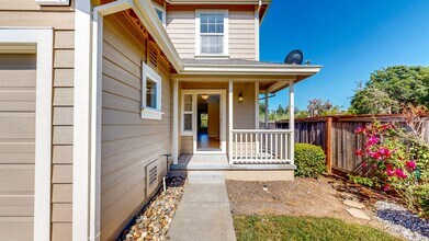 4740-4744 Starbuck Ave in Santa Rosa, CA - Building Photo - Building Photo