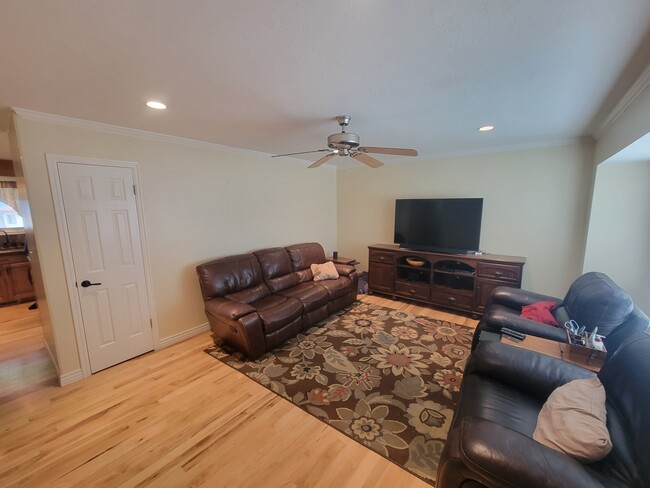 2593 Dry Creek Dr in Riverton, UT - Foto de edificio - Building Photo