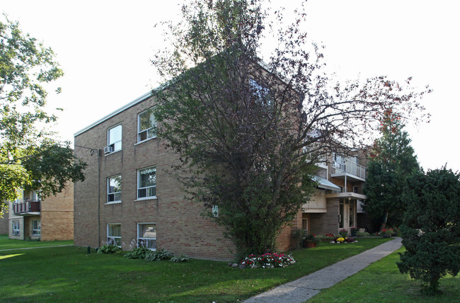 63 Wasdale Cres in Toronto, ON - Building Photo - Primary Photo