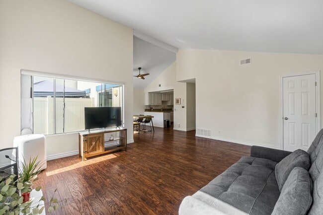 616 Kumquat Way in Oceanside, CA - Building Photo - Building Photo