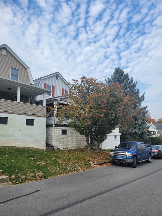 1312 Walton Ave in Altoona, PA - Building Photo