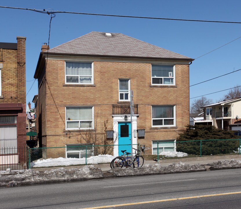 202 O'connor Dr in Toronto, ON - Building Photo