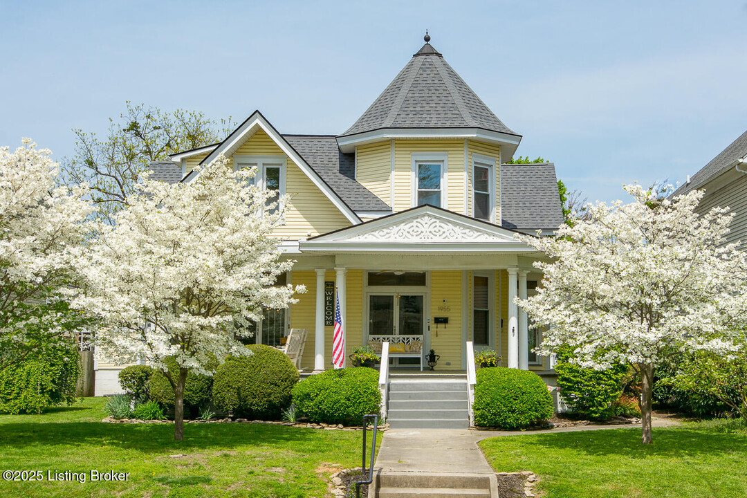 1955 Deer Park Ave in Louisville, KY - Building Photo