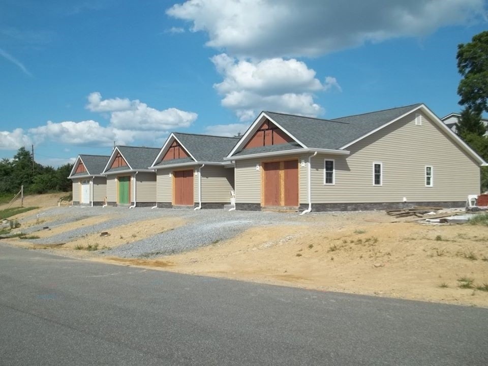 Fairfield Drive & Insterstate 81 in Wytheville, VA - Foto de edificio