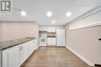 126 W 26th St in Hamilton, ON - Building Photo - Building Photo