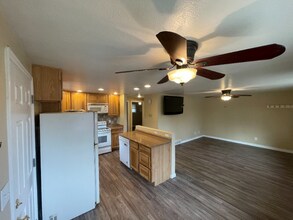 1075 Winona Dr in Loveland, CO - Building Photo - Building Photo