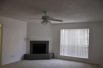 5630 Spring Valley Rd in Dallas, TX - Building Photo - Building Photo