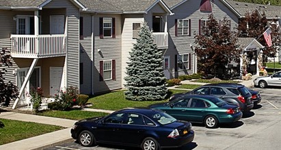 Lafayette Square Senior Apartments in Oakdale, PA - Building Photo - Building Photo