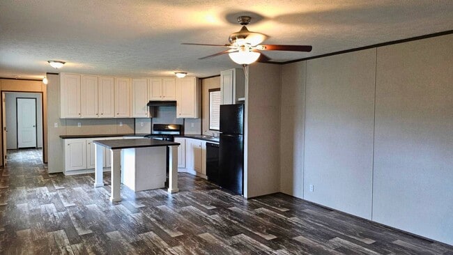 2201 S Anna St in Wichita, KS - Building Photo - Building Photo