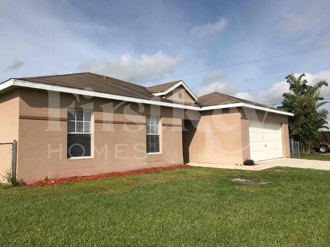 1811 S Biscayne Dr in North Port, FL - Building Photo - Building Photo