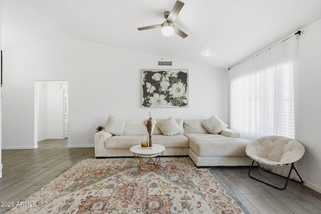 6411 N 81st Dr in Glendale, AZ - Building Photo - Building Photo