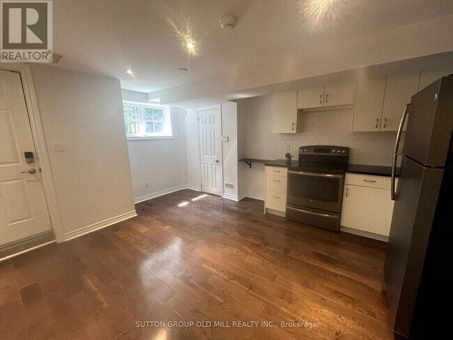 161 Laughton Ave in Toronto, ON - Building Photo - Building Photo