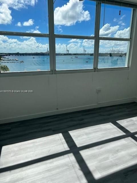 1250 West Ave