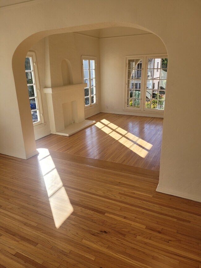 454 N Gardner St in Los Angeles, CA - Building Photo - Building Photo