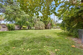 2609 Richard Rd in West Palm Beach, FL - Building Photo - Building Photo