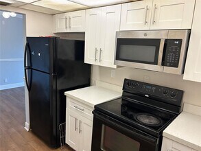 3700 N Pine Island Rd, Unit 310 in Sunrise, FL - Building Photo - Building Photo