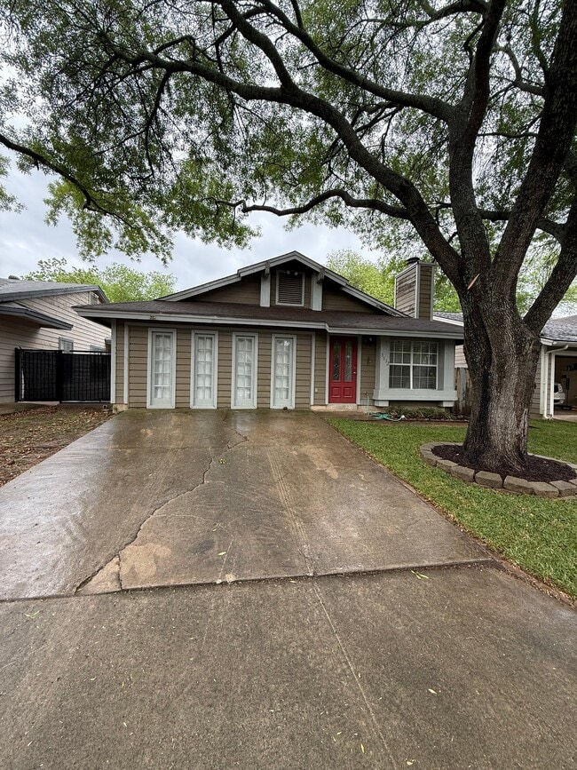 property at 3932 Chimney Springs Dr