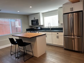 246 Copper Ave in Vista, CA - Foto de edificio - Building Photo