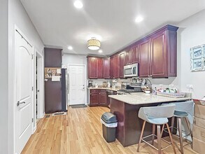 6766 N Onarga Ave in Chicago, IL - Building Photo - Building Photo