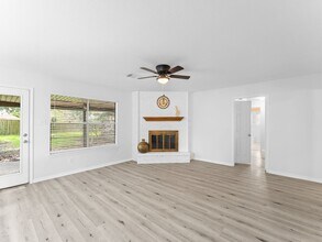 2122 Briar Cir in Pearland, TX - Building Photo - Building Photo