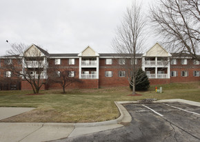 Bloomfield Forum 55+ Community Apartamentos