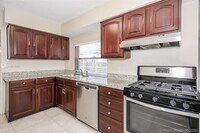 11911 NW 30th Pl in Sunrise, FL - Foto de edificio - Building Photo