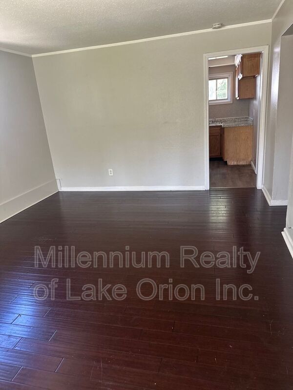 11263 Edgemont Ave in Warren, MI - Building Photo - Building Photo
