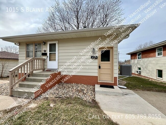 property at 1015 S Blaine Ave