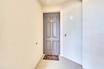 18114 Gawthrop Dr, Unit 201 in Bradenton, FL - Building Photo - Building Photo
