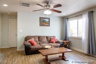 620 Alexander Ave in Cheyenne, WY - Foto de edificio - Building Photo