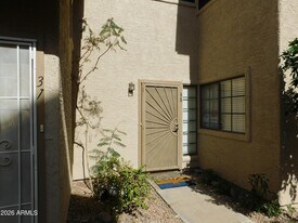 1001 N Pasadena in Mesa, AZ - Building Photo
