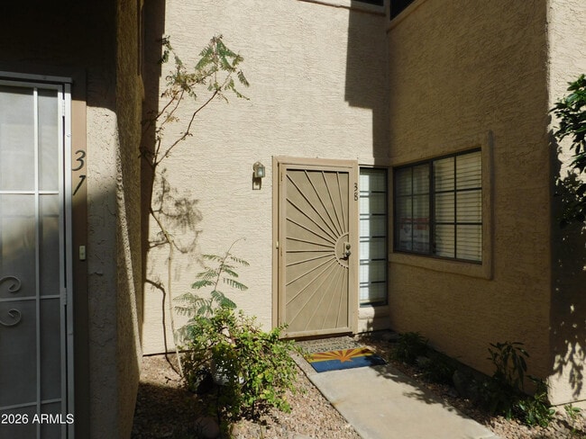 property at 1001 N Pasadena