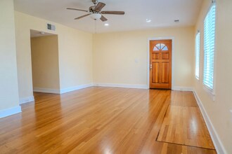 1922 Castillo St in Santa Barbara, CA - Building Photo - Building Photo