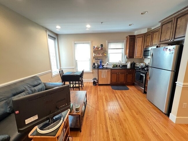 165 Hampshire St, Unit 2 in Cambridge, MA - Building Photo - Building Photo