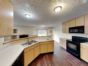 2107 Waymont Rd in Columbus, OH - Building Photo - Building Photo