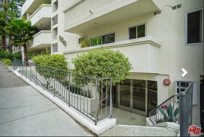 960 Larrabee St, Unit Beatrix Makray in West Hollywood, CA - Foto de edificio - Building Photo