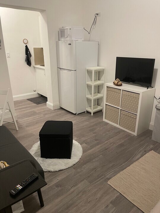 5237 SW 67th Ave in Miami, FL - Building Photo