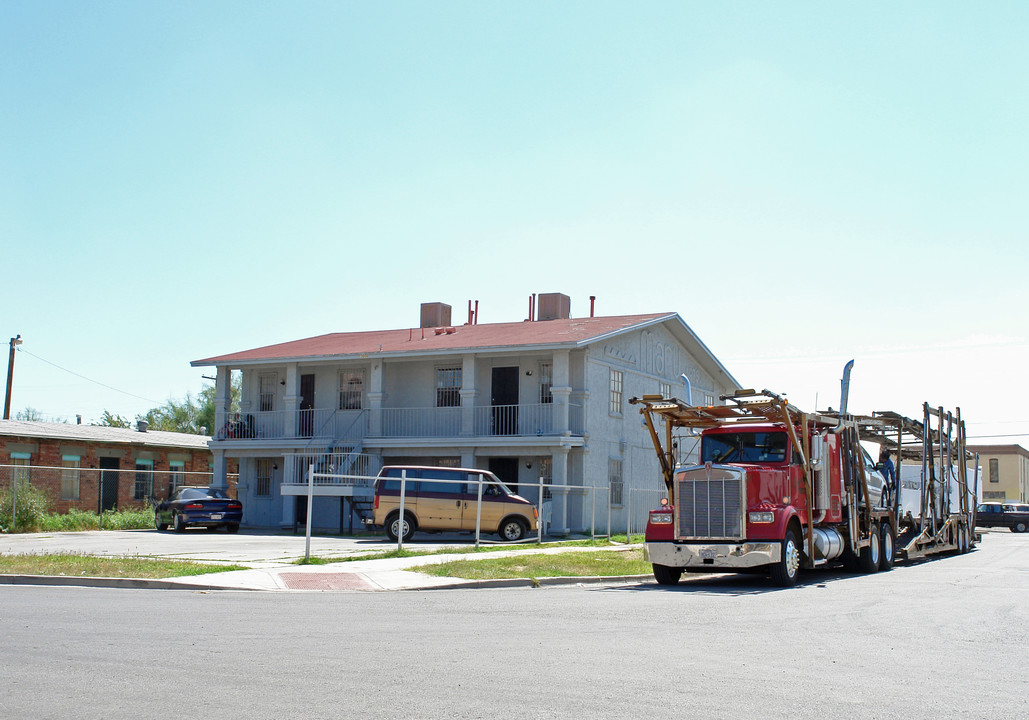 3000 Frutas Ave in El Paso, TX - Building Photo