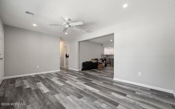 303 Chestnut Dr in Lanoka Harbor, NJ - Building Photo - Building Photo