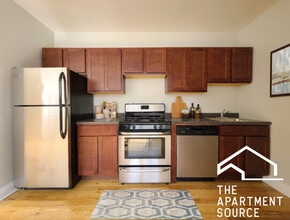 957 W Cornelia Ave, Unit 1B in Chicago, IL - Building Photo - Building Photo