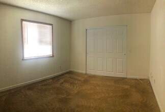 6617 W Tropicana Ave in Las Vegas, NV - Building Photo - Building Photo