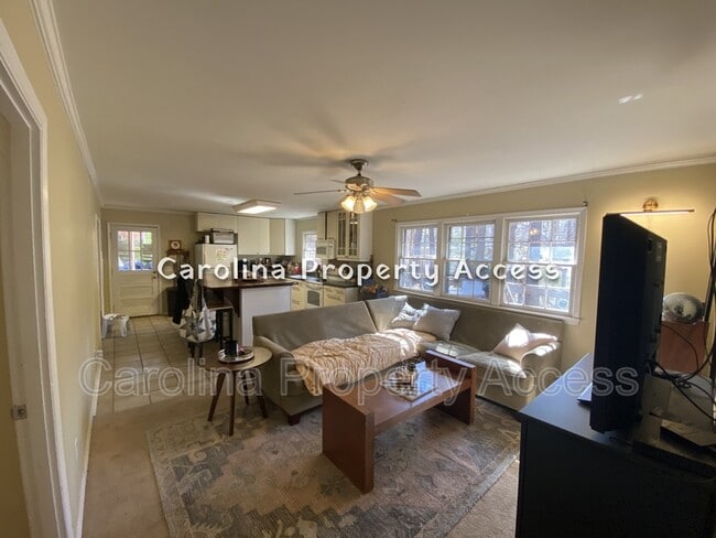 207 Bennington Dr in Chapel Hill, NC - Building Photo - Building Photo